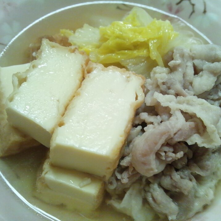 豚肉と厚揚げ（絹揚げ）と白菜の煮物♪